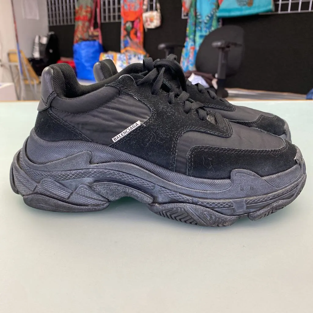 Balenciaga triple S 7/37