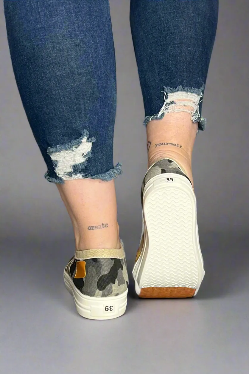 Mixed Print Slip On Shoes Multicolor