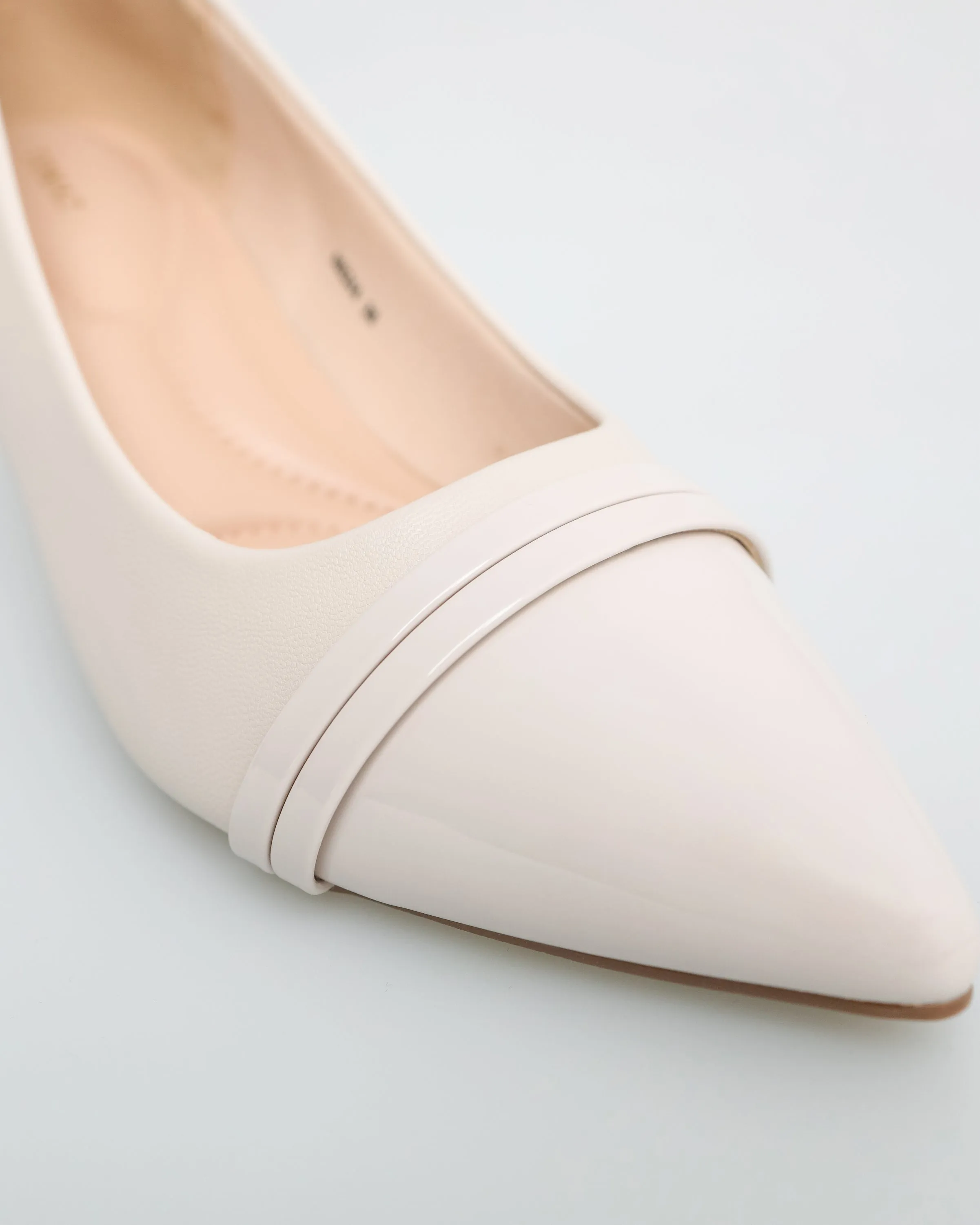 Tomaz NN244 Ladies Pointy Kitten Heels