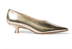 Zoe Kratzmann Candid Heel